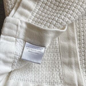 Frontgate White Egyptian Cotton blanket